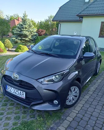 samochody osobowe Toyota Yaris cena 72300 przebieg: 18170, rok produkcji 2021 z Rzeszów